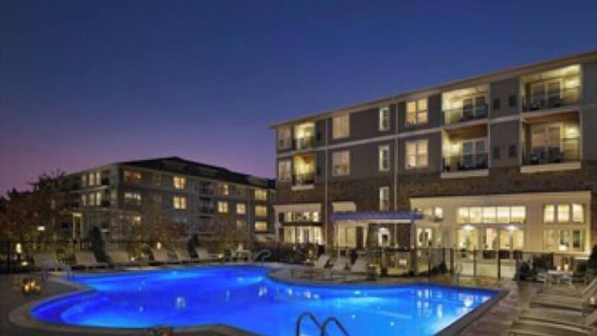 Newtown Square Apartment | 2-Bedroom Apartment - 7-day min. - Background check/Lease Required