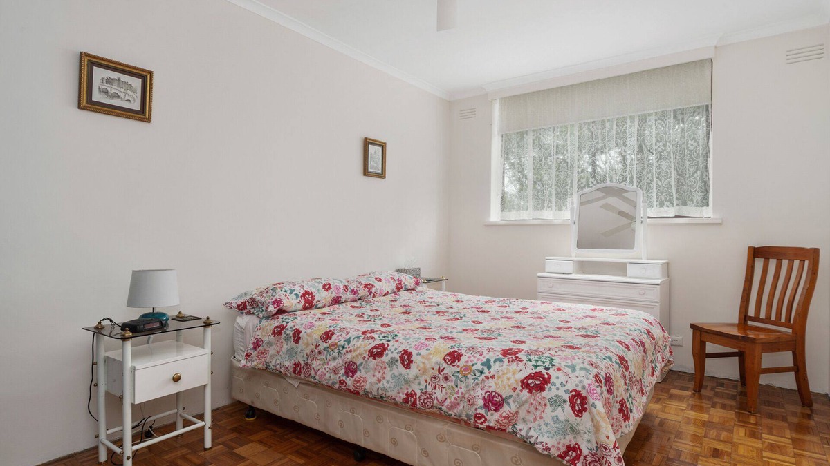 Frankston Apartment | 2 Bedroom Apartment, 5 Minute Walk Beach and Shopping Centre