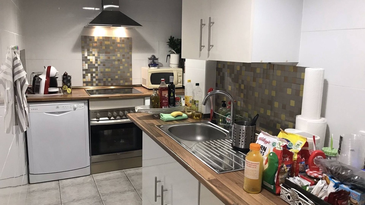 Carretera de Cadiz Apartment | 2 bedroom apartment 500 m from the beach, wifi, air conditioning throughout the aprt.