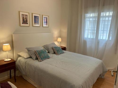 Los Remedios Apartment | 2 Bedroom Apartment by Guadalquivir River