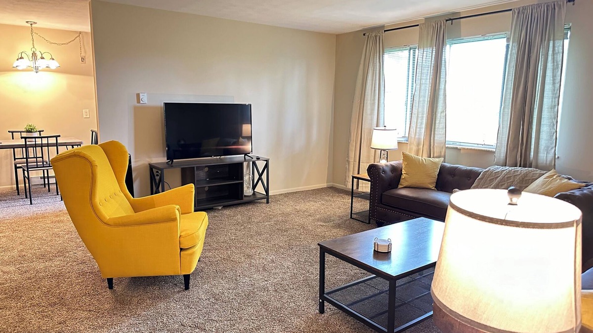 Massillon Apartment | 2 Bedroom Apartment conveniently located to shopping and highway.