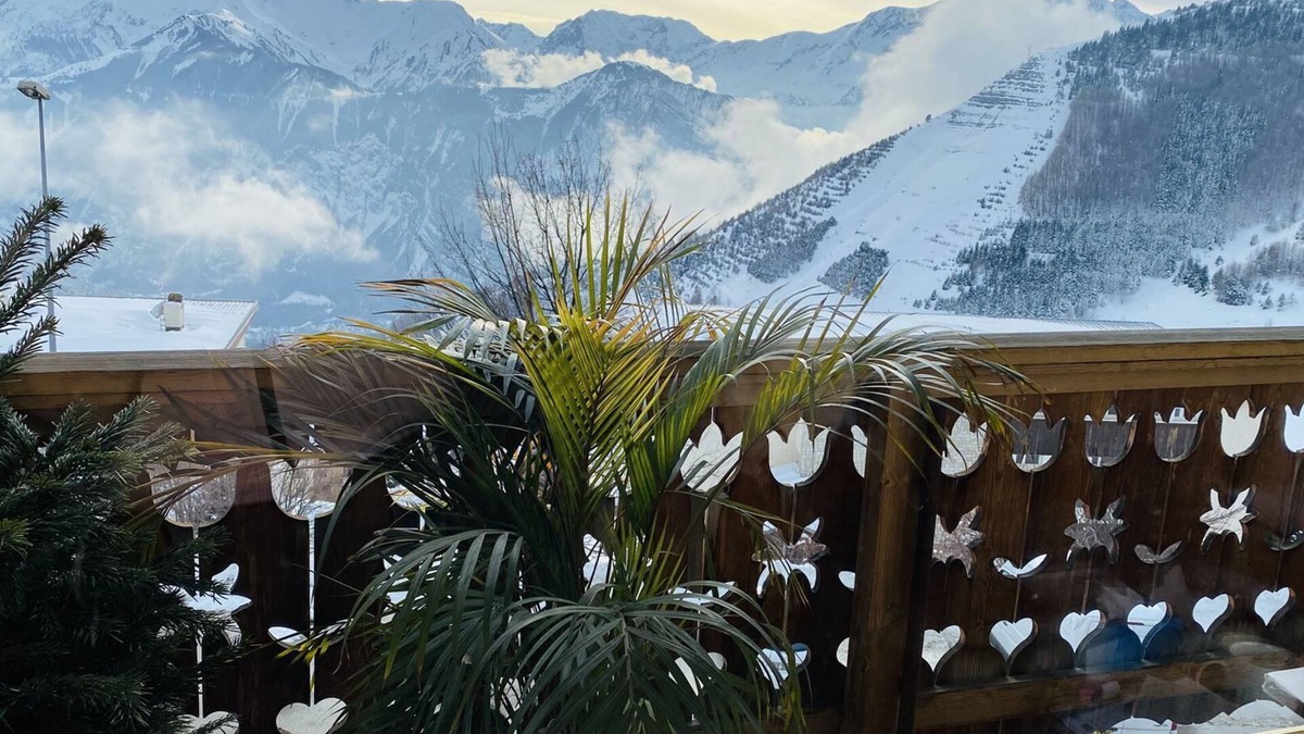 Cognet Apartment | 2-bedroom apartment close to slopes resort center