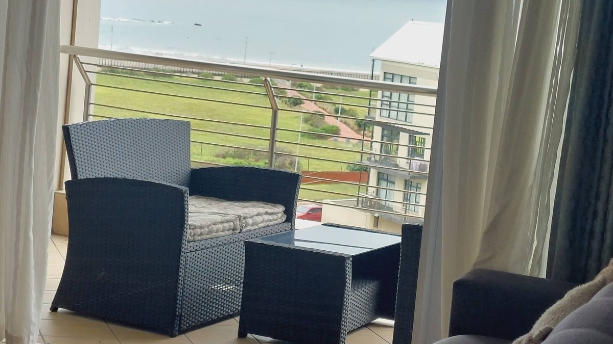Durban Point Apartment | 2-bedroom apartment in charming Durban Waterfront with beach and harbour views