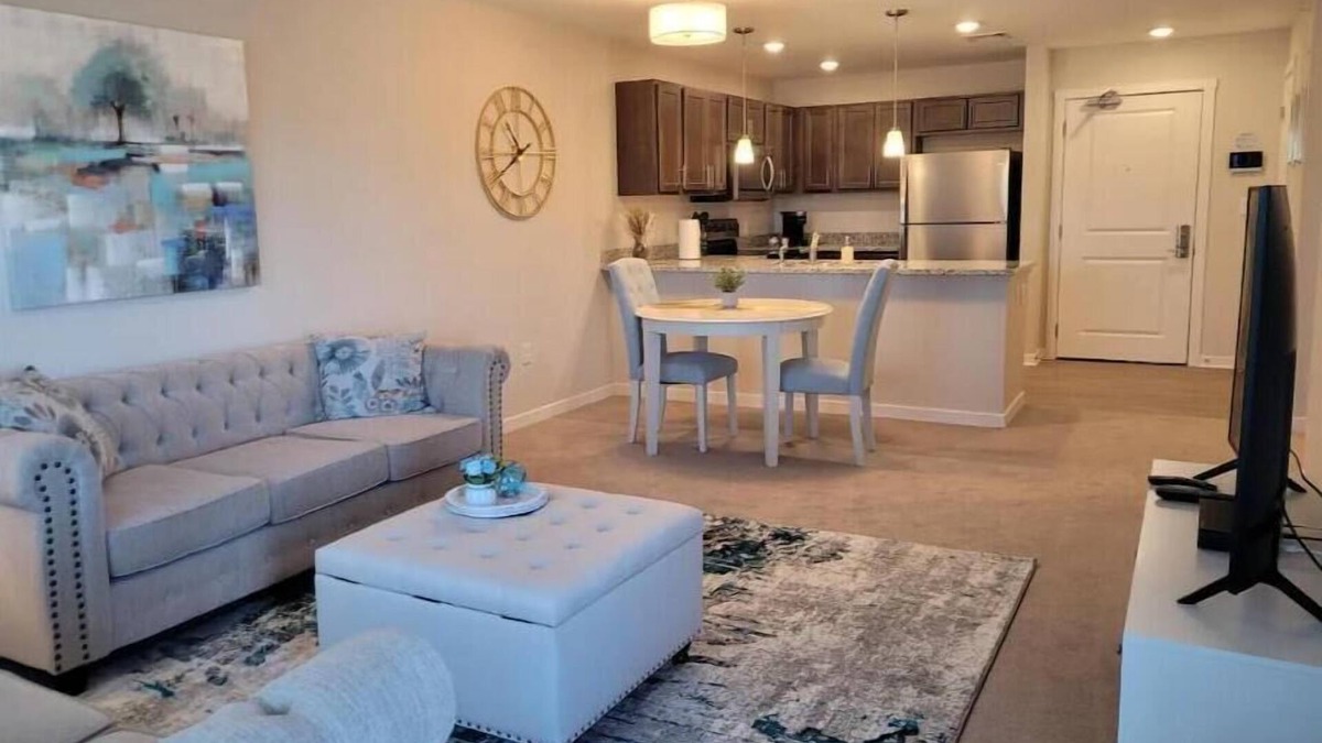 Fenton Apartment | 2-Bedroom apartment in Fenton, MI with Wi-Fi, Fitness Center, & in-unit Laundry!