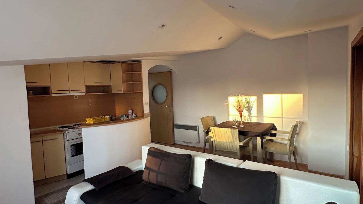 Ohrid Apartment | 2-bedroom apartment in fabulous Ohër with WiFi, AC