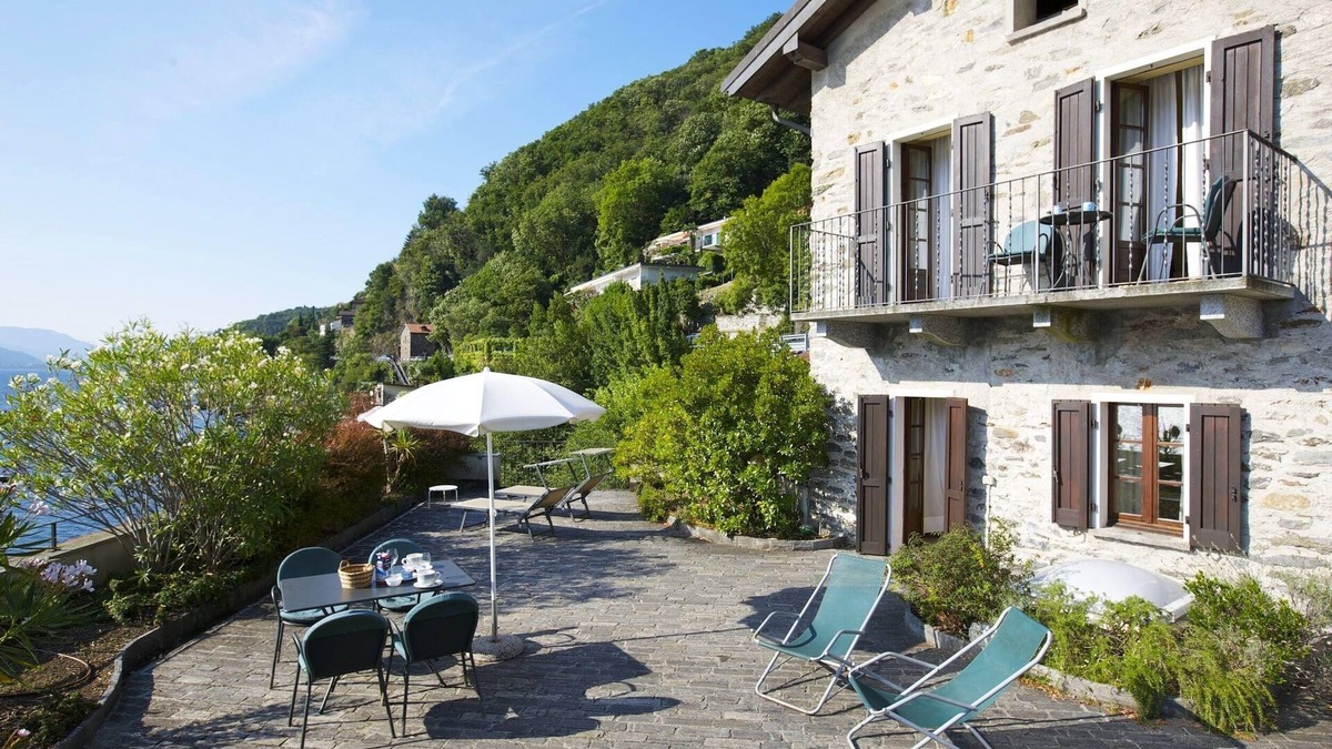 Cannobio Apartment | 2 bedroom apartment in a popular holiday residence with private beach