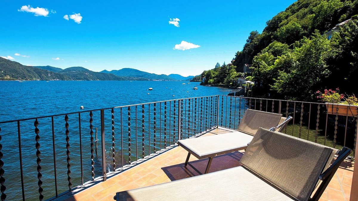 Cannobio Apartment | 2 bedroom apartment in a popular holiday residence with private beach