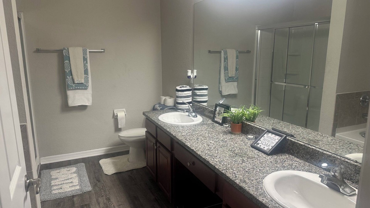 Bearss Plaza Apartment | 2-bedroom apartment in pleasant Tampa with WiFi, AC