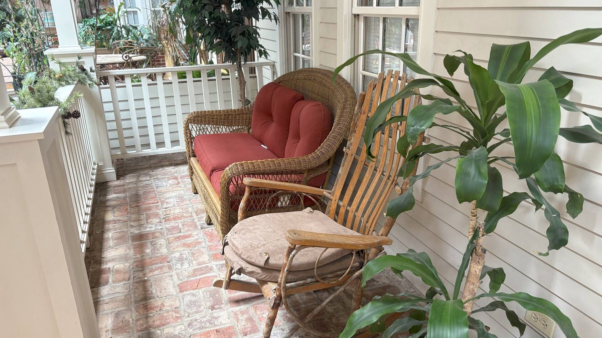 Lorain Apartment | 2-bedroom apartment in wonderful Lorain with AC