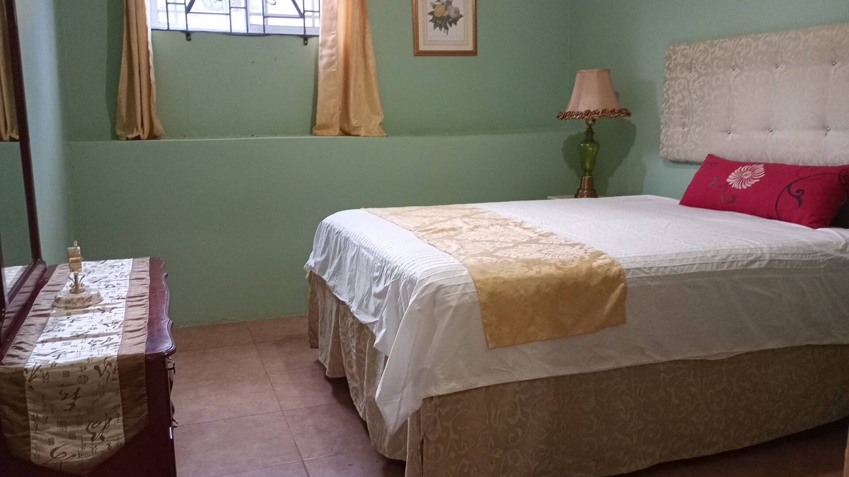 Porus Apartment | 2-bedroom apartment in delightful Cross Keys with WiFi. Best climate in Jamaica.