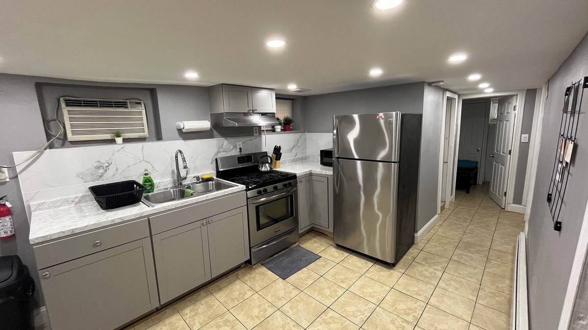 Hillside Apartment | 2-bedroom apartment near AirPort
