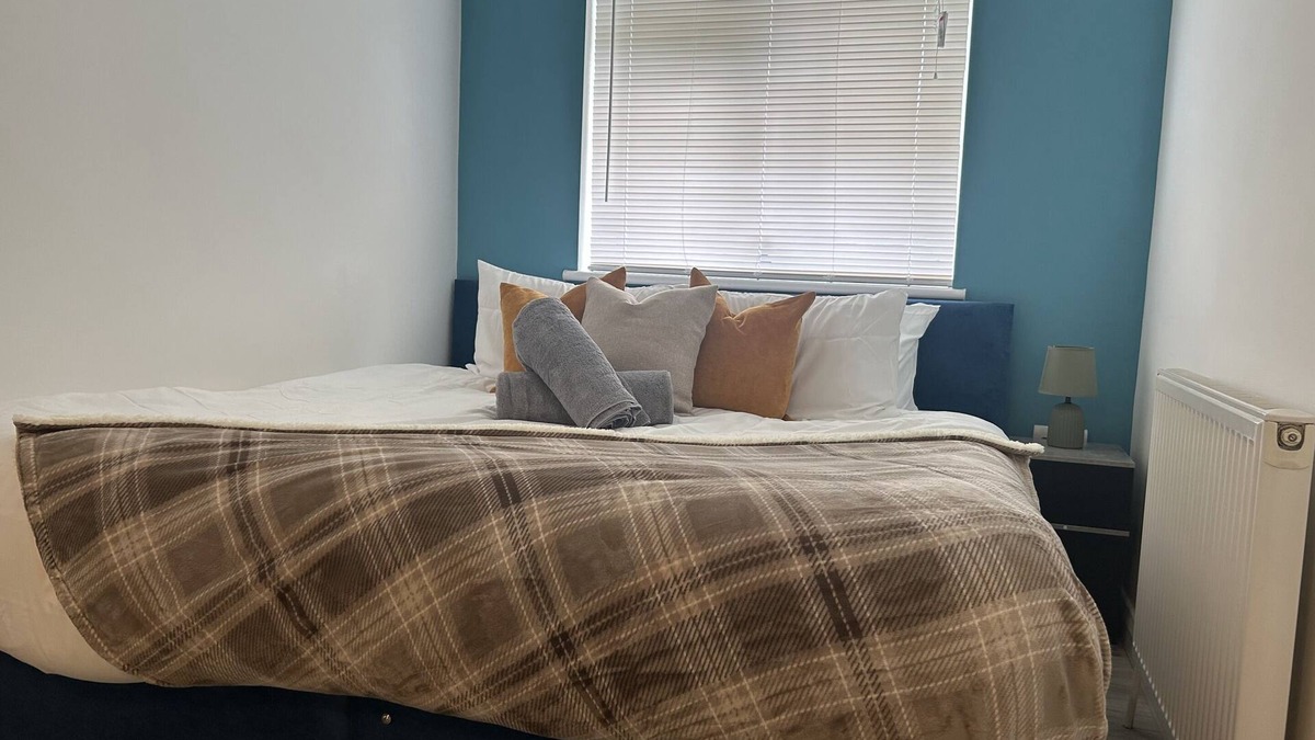 Horley Apartment | 2 Bedroom apartment near Gatwick