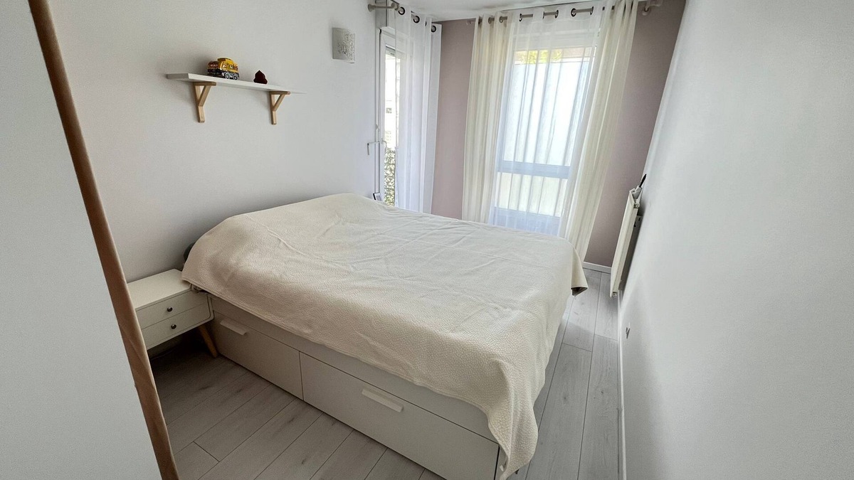 Cote d'Or-Les Sarrazins Apartment | 2-bedroom apartment, private parking, near subway station