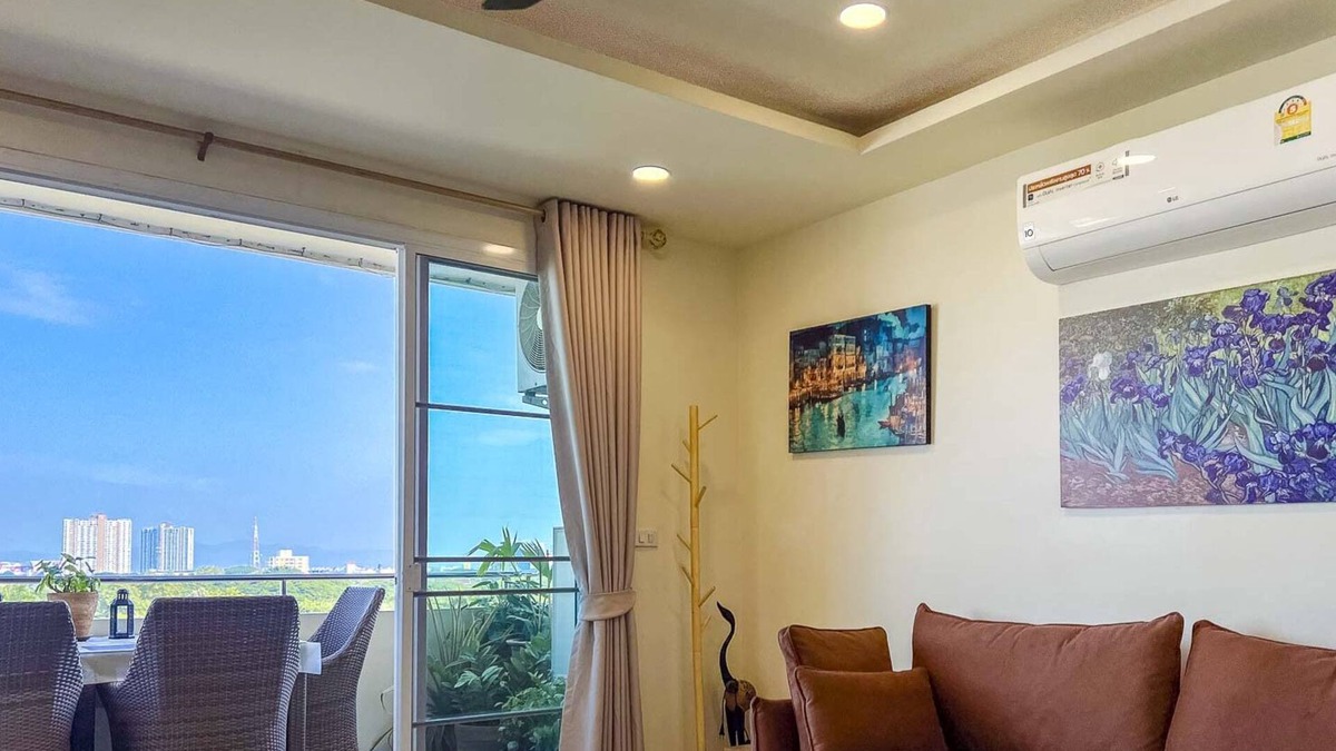 Wat Ket Apartment | 2-Bedroom Apartment with Nice View near Train Station.