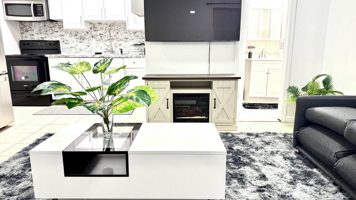 Greenville Apartment | 2-bedroom apartment in superb Jersey City with WiFi, AC