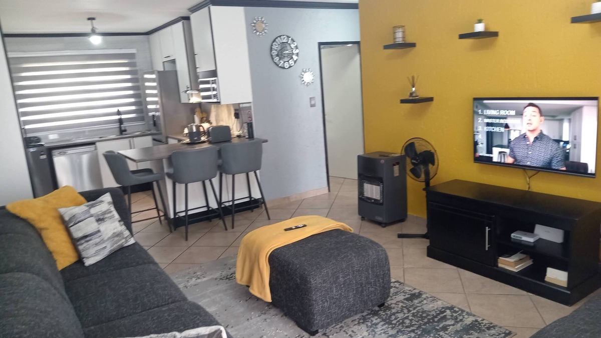 Boksburg Apartment | 2 Bedroom apartment with 2 queen size beds & a cot, 10 minutes from JHB Airport.