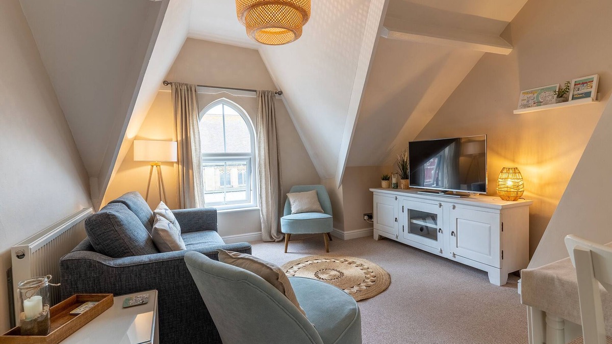 West Cliff Apartment | 2 Bedroom apartment with sea views