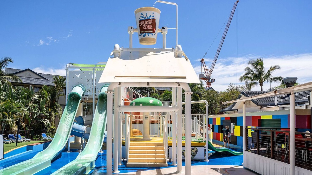 Mermaid Waters Apartment | 2 Bedroom Apt at the award winning family friendly resort at Mermaid Beach QLD.