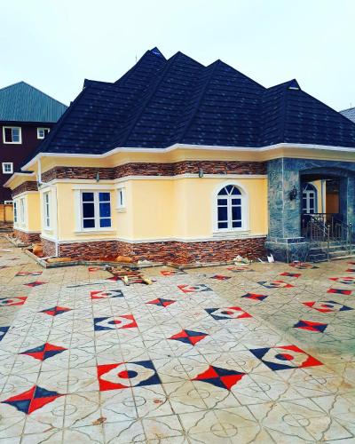 Obazu House | 2 bedroom available for shortlet