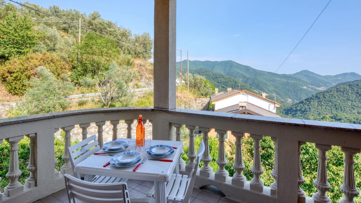 Uscio Apartment | 2 bedroom awesome apartment in Terrile
