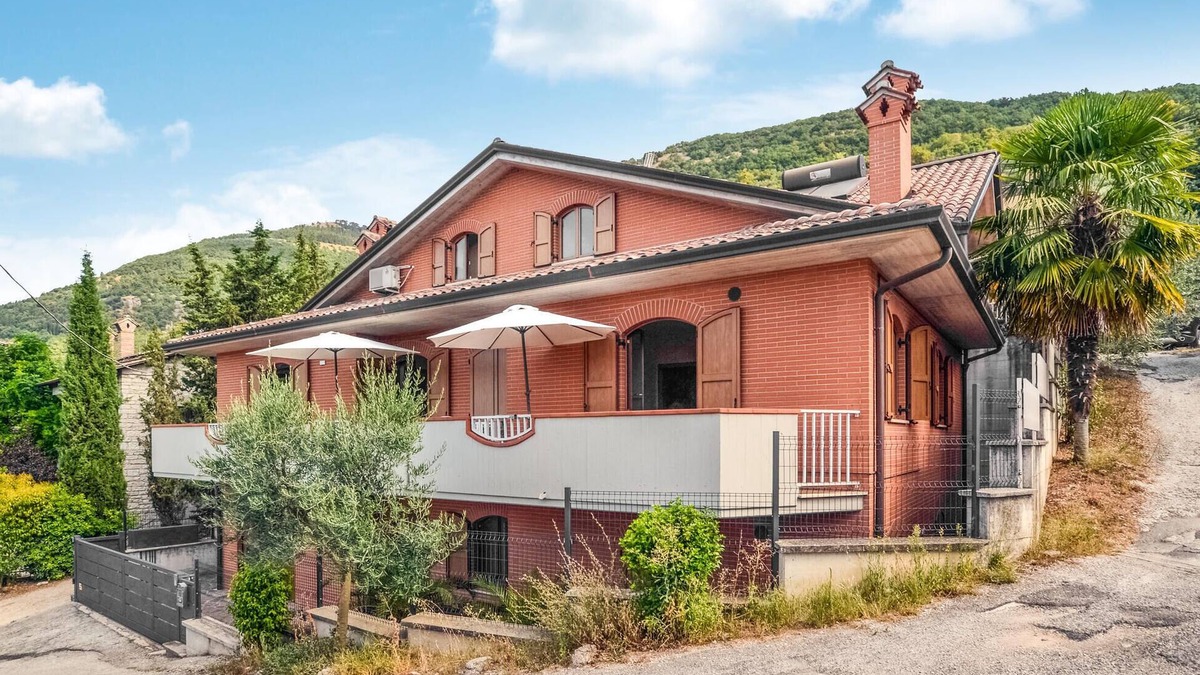 Nerbisci Apartment | 2 bedroom awesome apartment in Gubbio