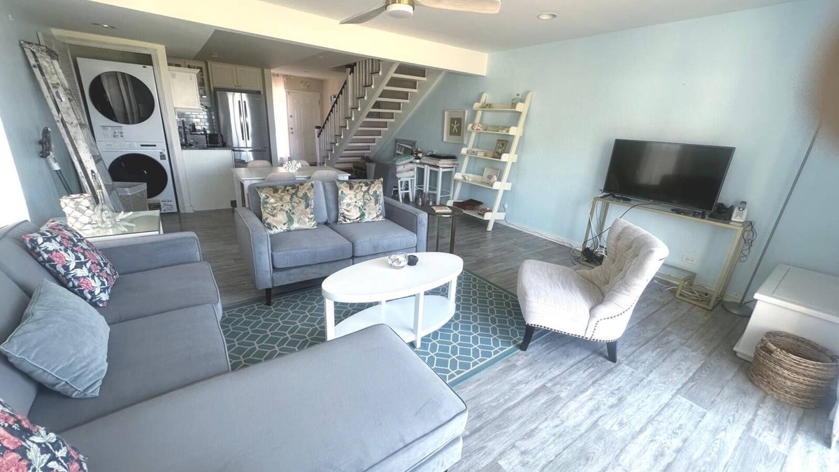 Westwind Apartment | 2-bedroom Beach Front apartment in awesome Love beach Nassau with WiFi, AC
