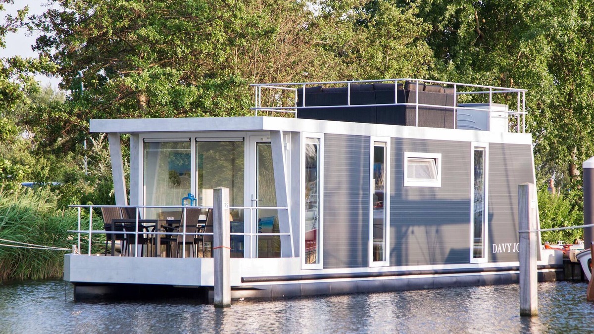 Almere Poort Boat Rental | 2 bedroom beautiful ship in Almere