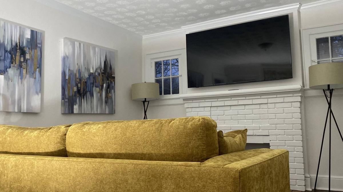 Sylvan Hills House | 2 Bedroom Bungalow in the heart of Atlanta