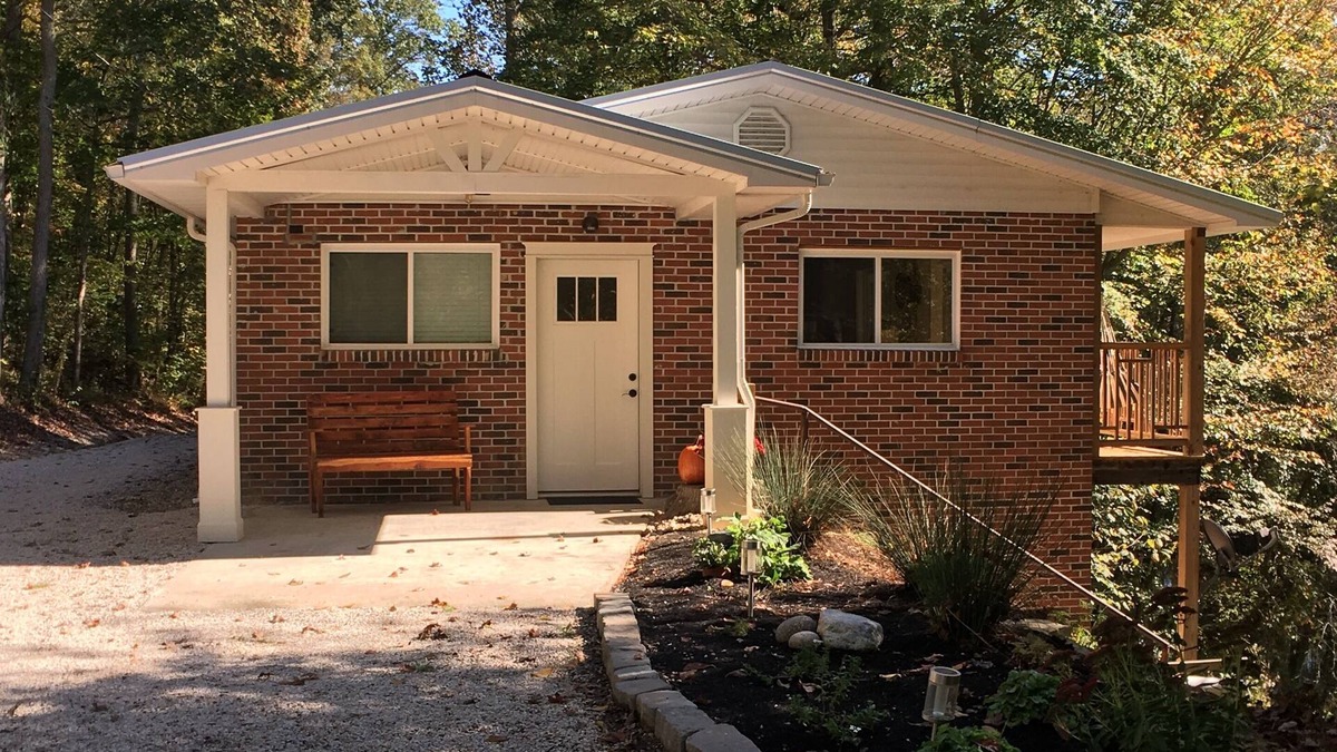 Farmers House | 2-Bedroom Bungalow on Triplett Creek – Near Cave Run Lake!