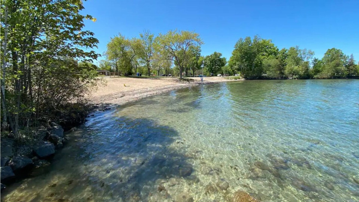 Alcona Cabin | 2 Bedroom Cabin Across Lake Simcoe