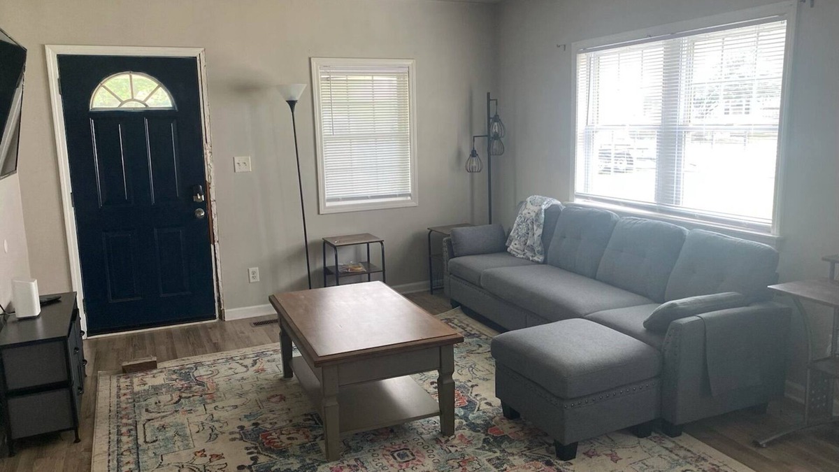 Hemlock House | 2 Bedroom, Close to Championship Park, sleeps 4 with bunk beds
