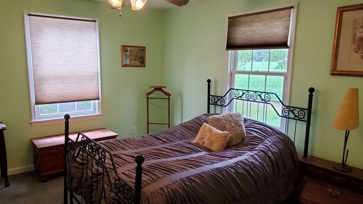 Langhorne Apartment | 2 Bedroom close to major routes and attractions.