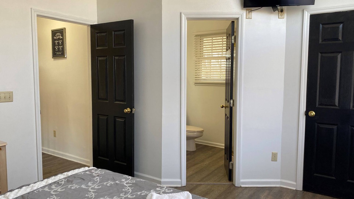 Jamestown Cabin | 2 Bedroom Condo, 0.5 miles from Jamestown Marina Boat ramp!