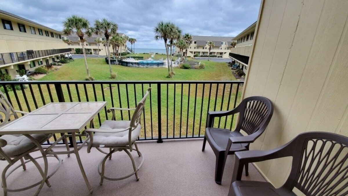 Crescent Beach Condo | 2 Bedroom Condo: Beach, Pool & Tennis Access