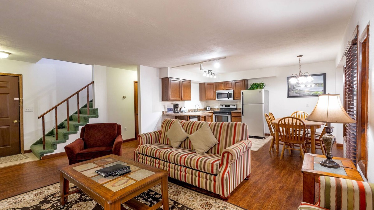 DuBois Condo | 2 Bedroom Condo in Lakeside Resort Community (1 King & 2 Queen Beds)