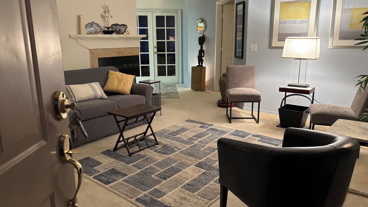 Tucson Condo | 2-bedroom condo in welcoming Tucson with AC, fitness room. Start relaxing now