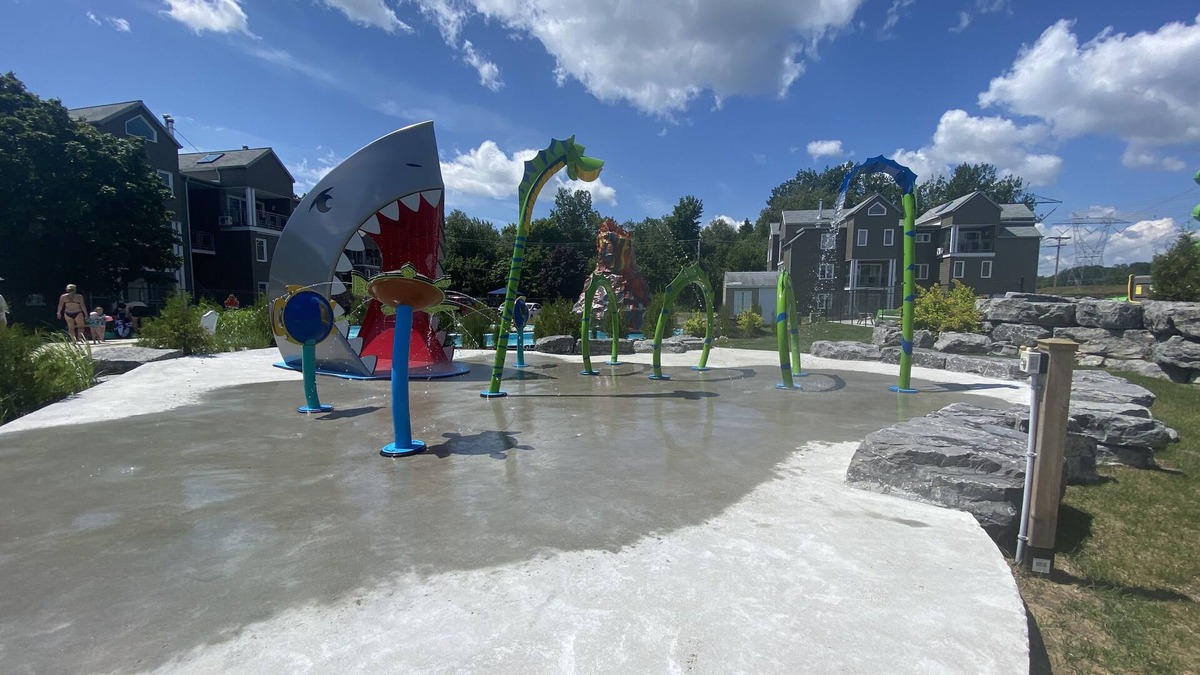 Beaupre Condo | 2 bedroom condo with water park, spa and gym!