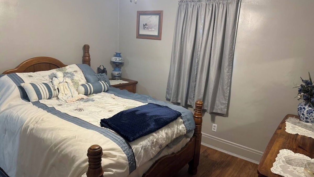 Ottumwa Apartment | 2-bedroom corporate apartment in delightful Ottumwa with AC, WiFi