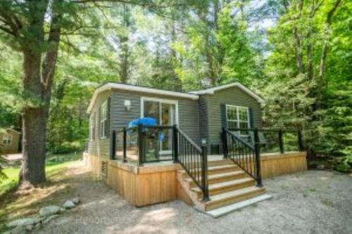 Bracebridge House | 2 Bedroom Cottage Poplar Crescent 738