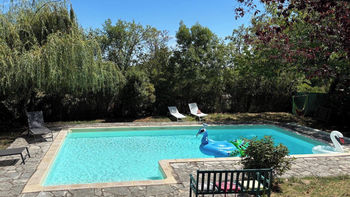 Caylus Cottage | 2 Bedroom Cottage - Sleeps 6 - Pool - Garden