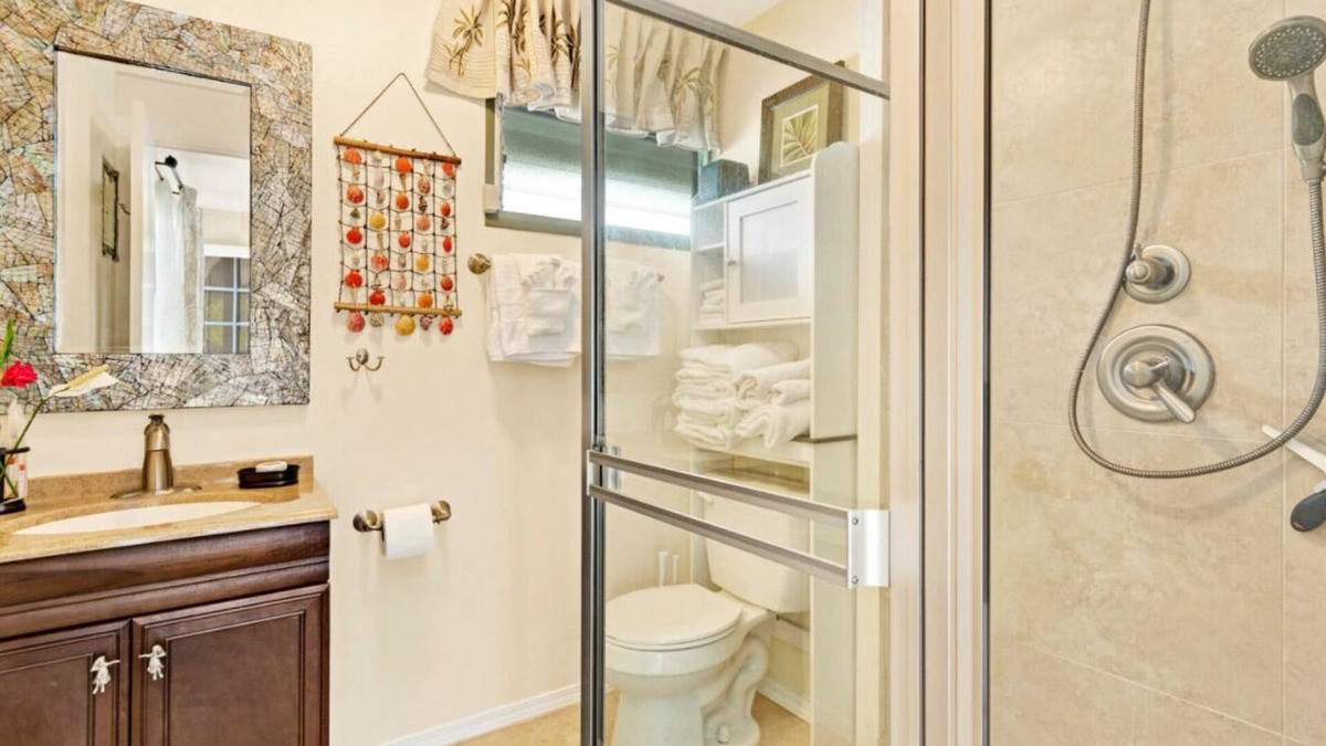 Waimanalo Cottage | 2 Bedroom Cottage With Hot Tub