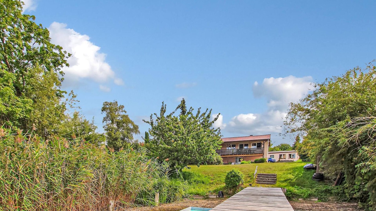 Mecklenburgische Kleinseenplatte Apartment | 2 bedroom cozy apartment in Below