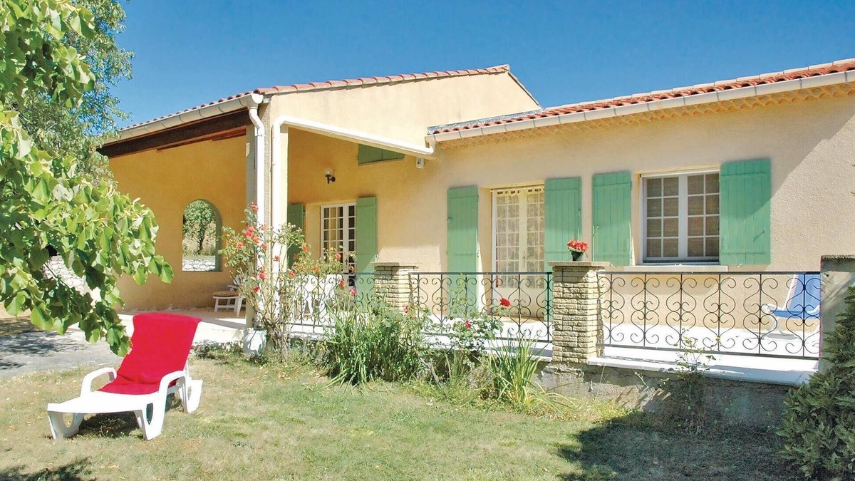Saint-Trinit House | 2 bedroom cozy home in Saint Trinit