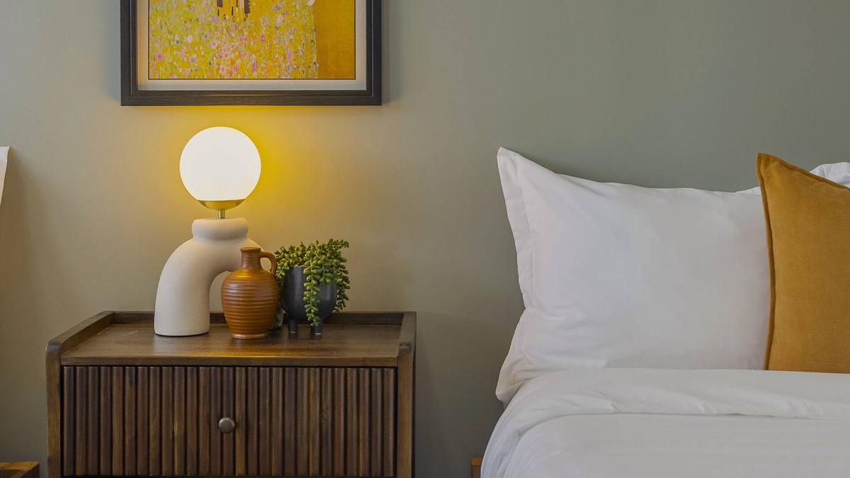 Whittier Apartment | 2 Bedroom Craftsman:KING Bed:Office:Views:Parking:Between Disney/Universal