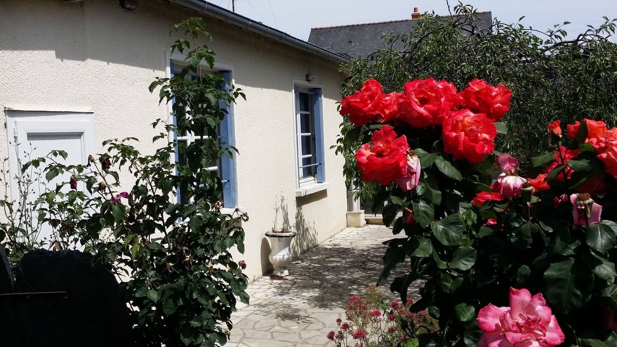 Les Ponts-de-Ce House | 2-bedroom detached house for 4 to 6 people