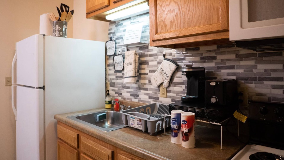 Downtown Pittsburgh Apartment | 2 Bedroom Downtown Apt Clean and Safe