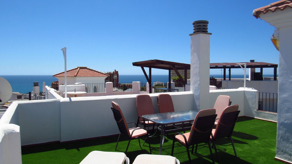 Torrequebrada Apartment | 2 bedroom duplex penthouse with large solarium 250m from the beach