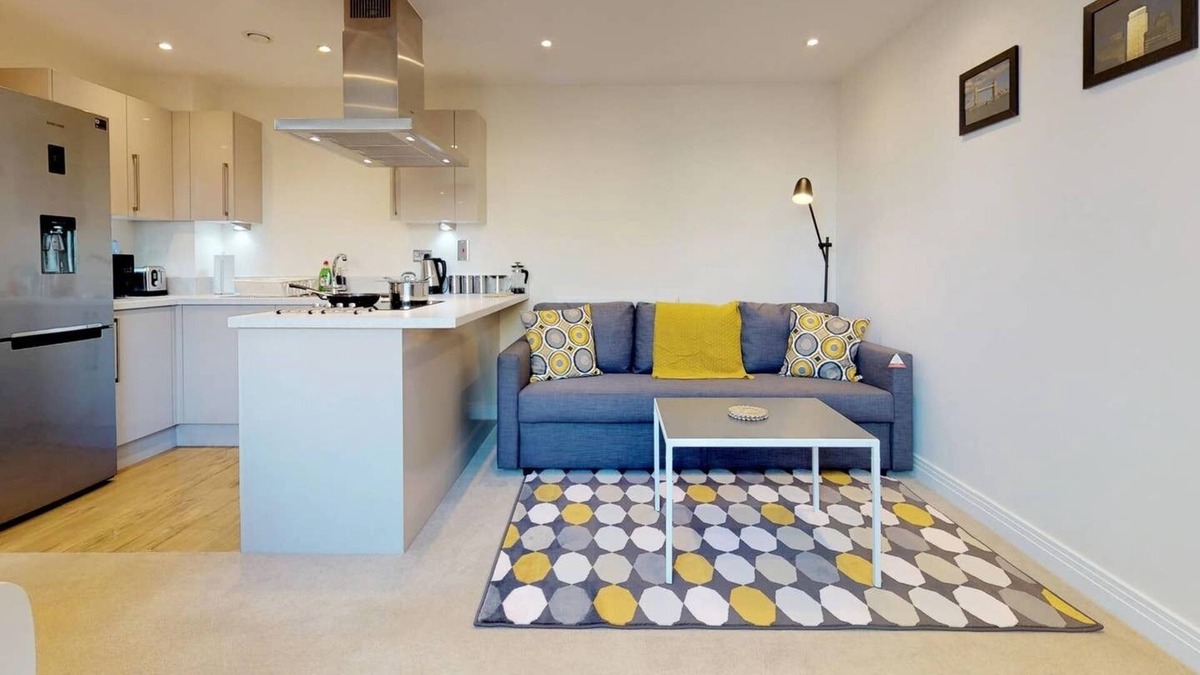 Welwyn Garden City Apartment | 2 bedroom entire flat and free parking