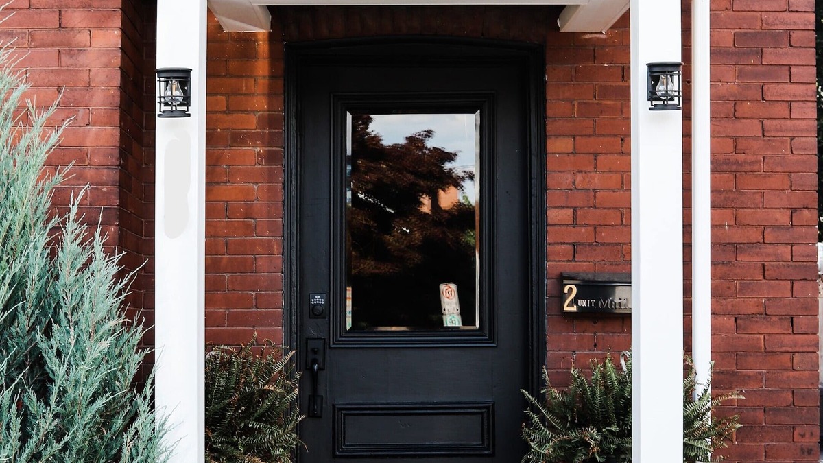 Brantford Apartment | 2 Bedroom Eclectic Apartment (The Copper Flat) with so much character!