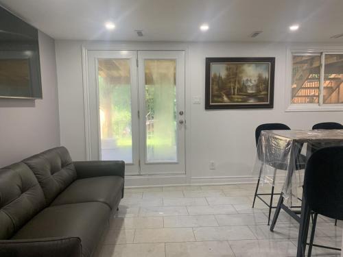 Malvern Apartment | 2-bedroom entire suite in Toronto- free parking!